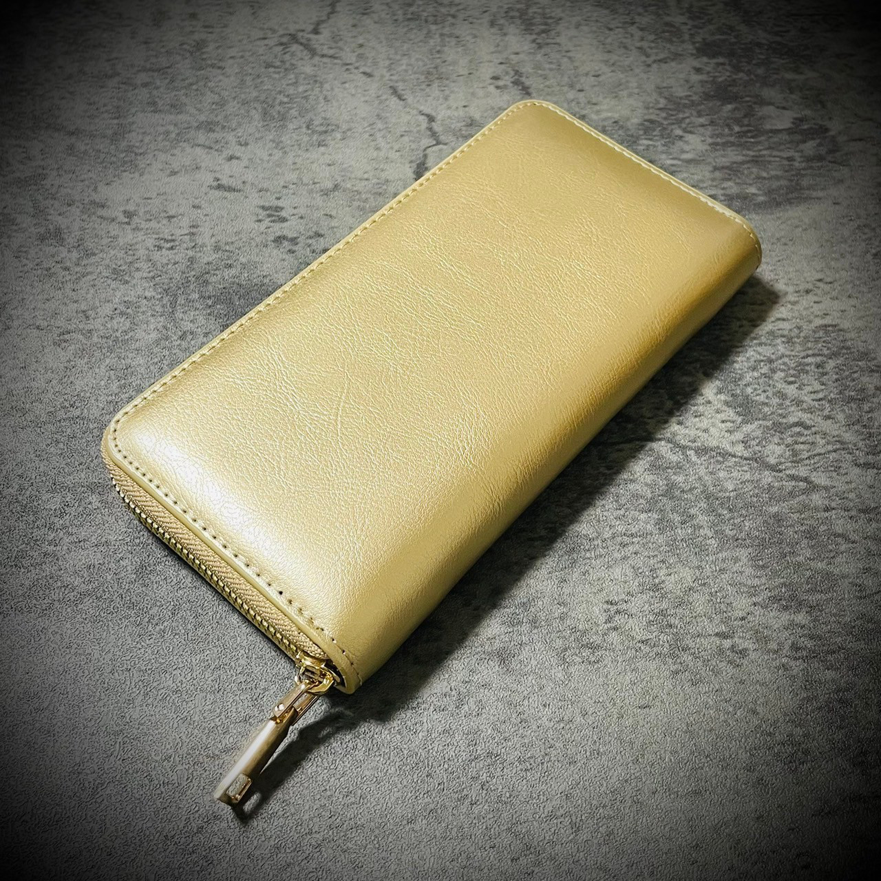 オイルレザー ラウンドファスナー 長財布 牛革 本革 メンズ財布 レディス財布 革財布 金 ゴールド