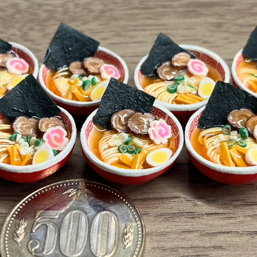 食品サンプル】かわいいミニラーメン 昭和レトロ 醤油味風 直径17.5cm