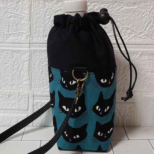 ペットボトルカバー　ベリーガーデン柄　ネイビー　　ハンドメイド ペットボトルカバー ベリーガーデン柄 ネイビー ハンドメイド