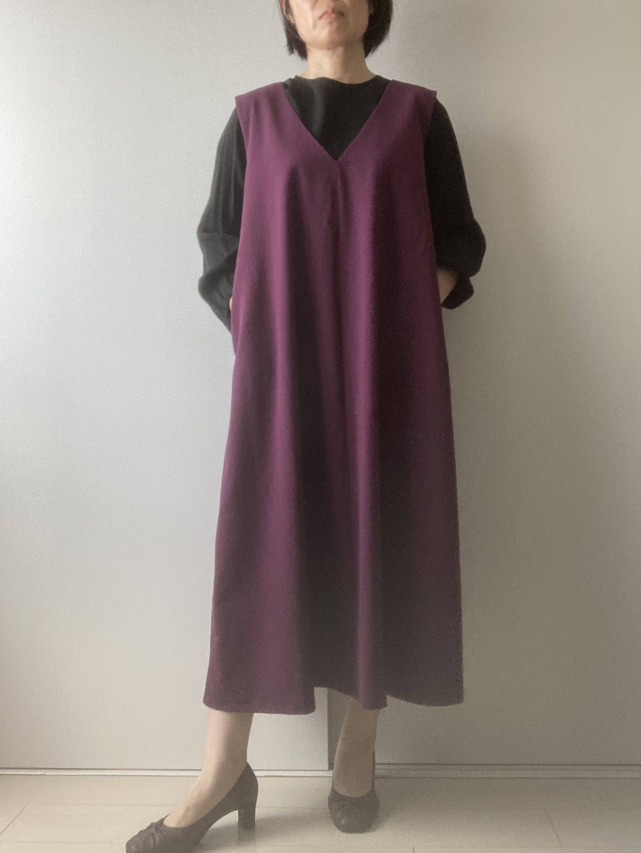 深Vネックのジャンパースカート　ワイン