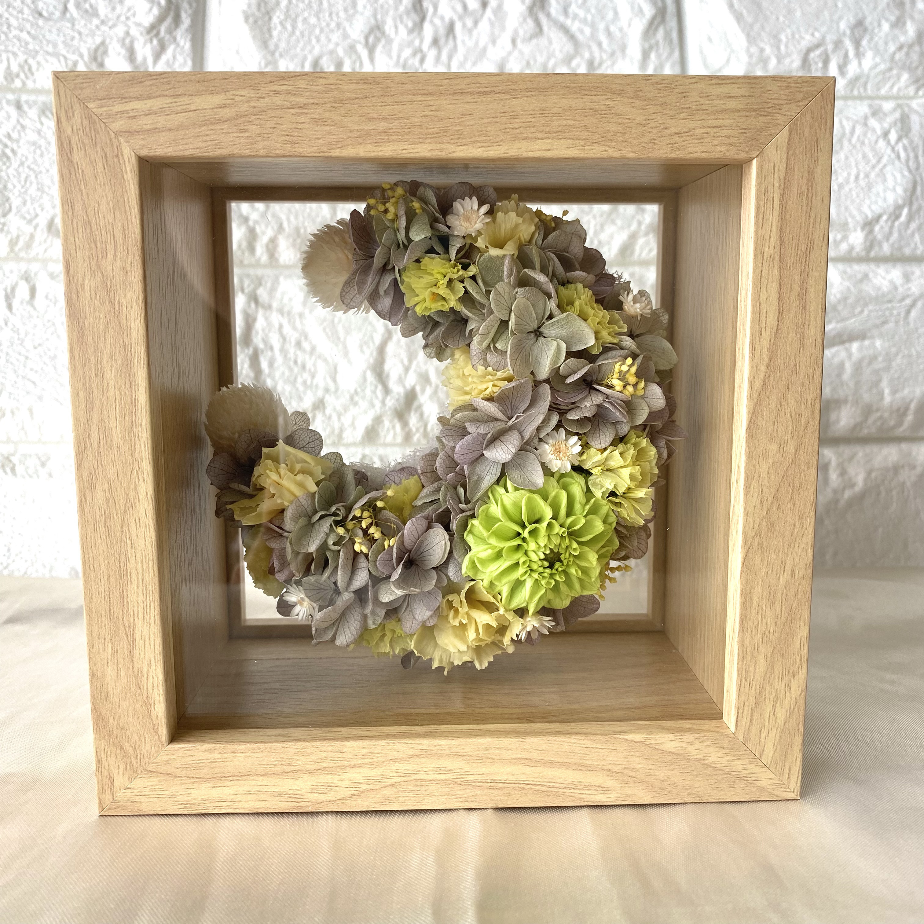 三日月フレーム/ プリザーブドフラワー　ガラスフレーム　記念日　誕生日　還暦　お祝い