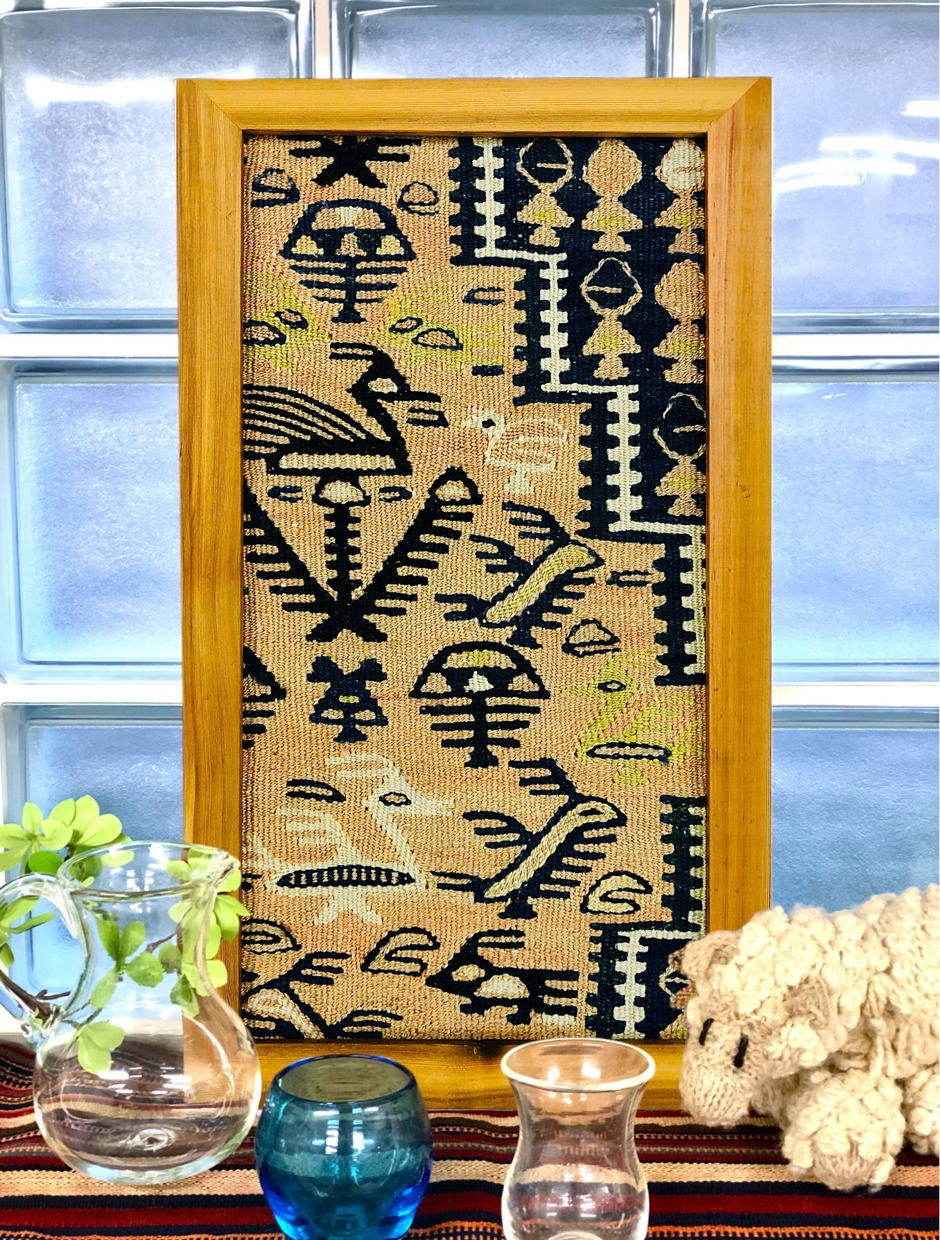 キリムフレーム　～オールドキリムを額装加工したインテリア～　古の遊牧民の息吹を感じる空間づくり