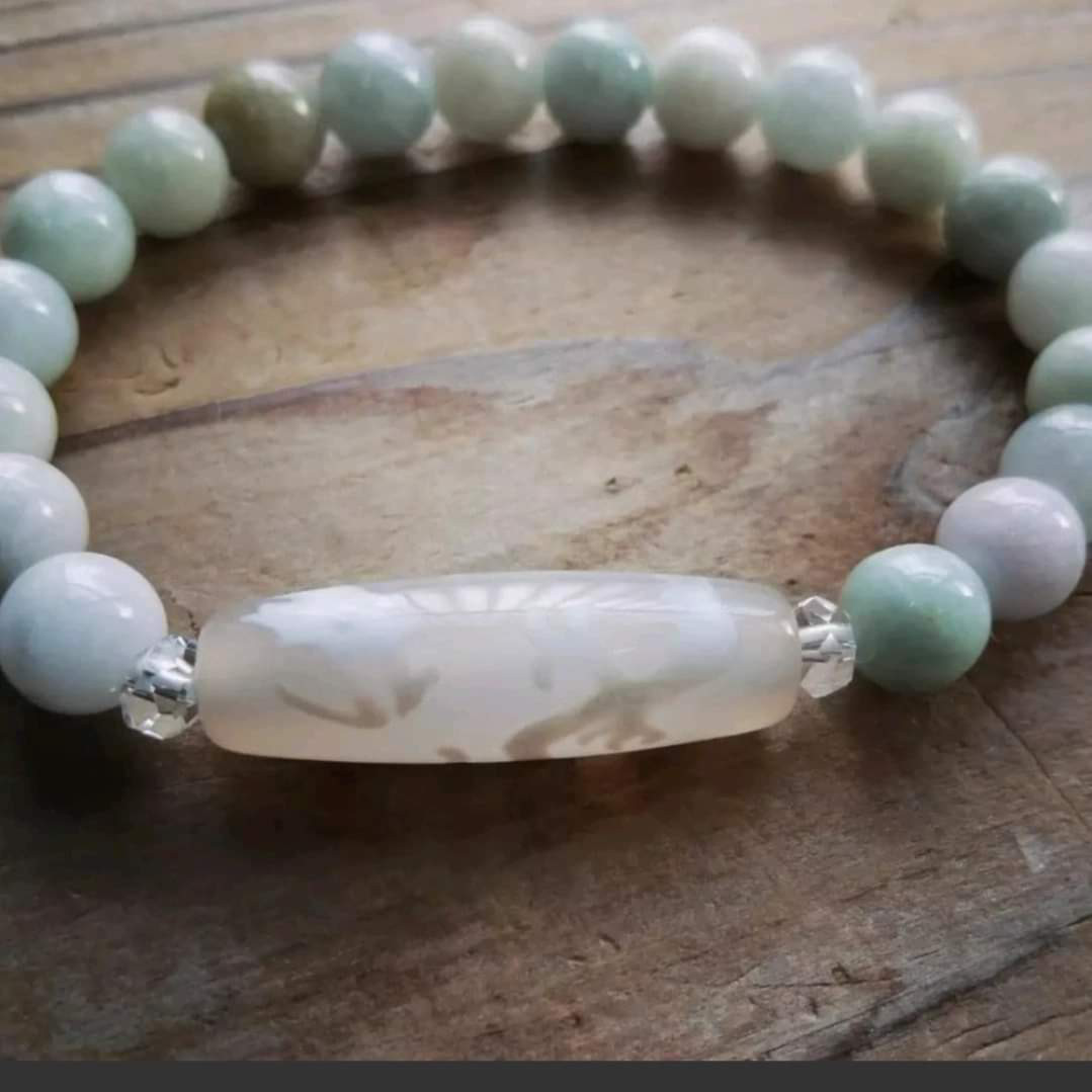 ◆注文制作◆◆白瑪瑙騎龍観音天珠＆ミャンマー産翡翠のブレスレット⁡ 11000円（送料無料）⁡⁡⁡