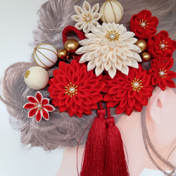 つまみ細工髪七五三　成人式　花魁　卒業式　結婚式　赤黒柄白　　蝶々　タッセル つまみ細工髪七五三 成人式 花魁 卒業式 結婚式 赤黒柄白 蝶々
