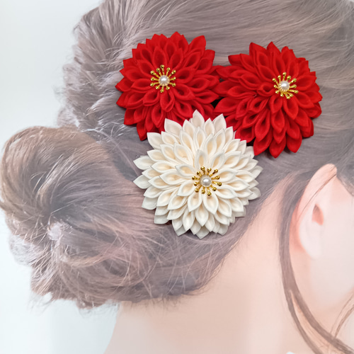 受注制作】赤 白 つまみ細工 髪飾り 成人式 結婚式 七五三 和装 袴