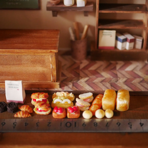 ミニチュア【パン並べ替えられる】外観のあるパン屋さん その他置物