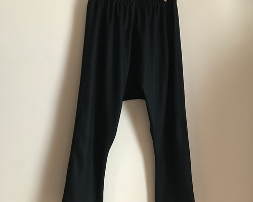 圧縮ウールニット（黒）で作ったサルエルパンツ ハーフパンツ blue