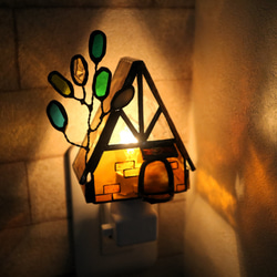 ☆ステンドグラスの光がお部屋を灯す　卓上照明　ナイトランプ Nijiiro Lamp｜ニジイロランプ】 ステンドグラスの テーブル