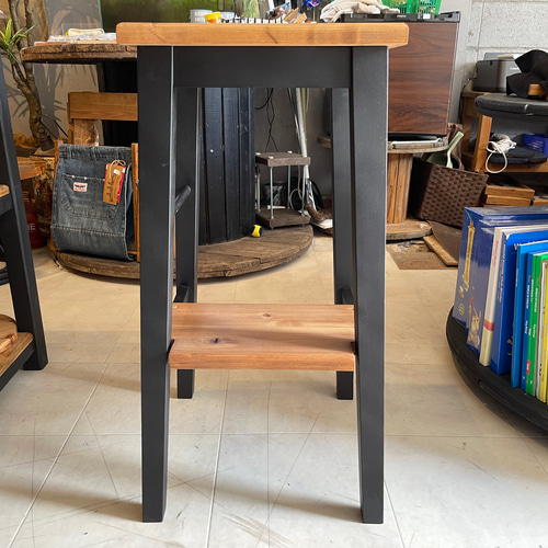 在庫あり　椅子　スツール　キッチン　リビング　ダーク　ブラック　杉材　天然木 在庫あり 椅子 スツール キッチン リビング ダーク ブラック 杉材 天然