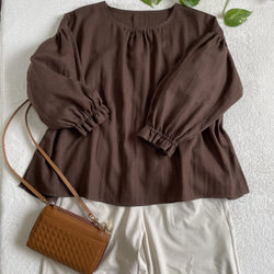 再販❣️Wガーゼ秋色❣️ふんわりギャザー袖の柔らかブラウスチョコ