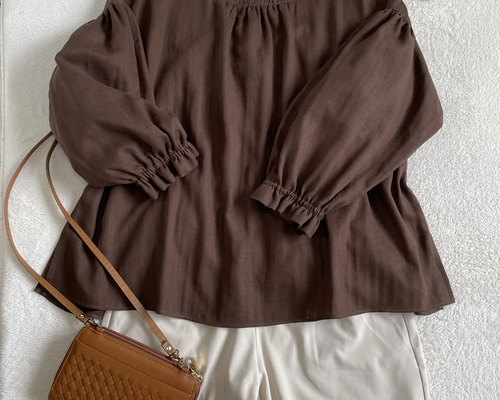 ふんわりギャザーブラウス/yuka haseyama ◯ふんわりギャザーブラウス◯yuka haseyama