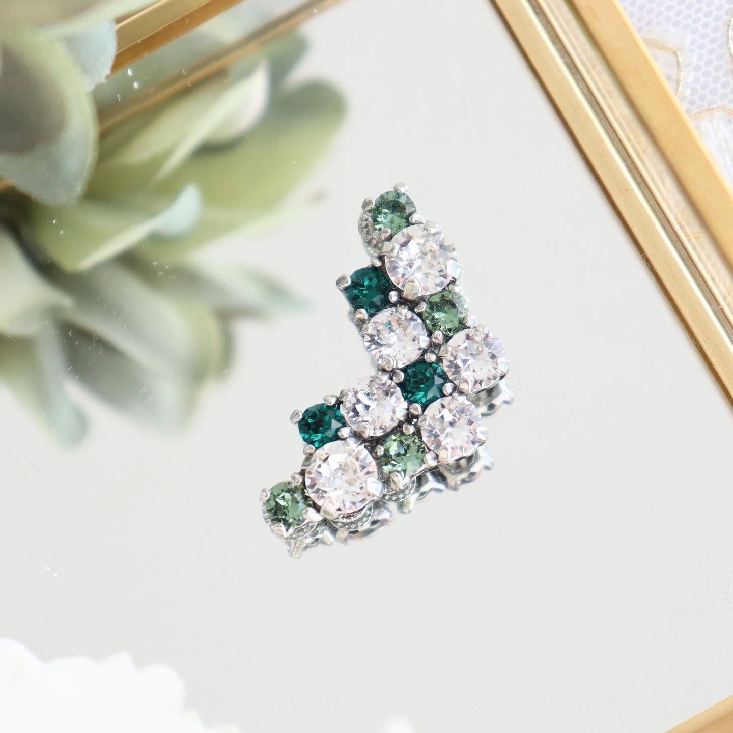 【セミオーダー・カラー変更可】ビジューイヤーカフ004