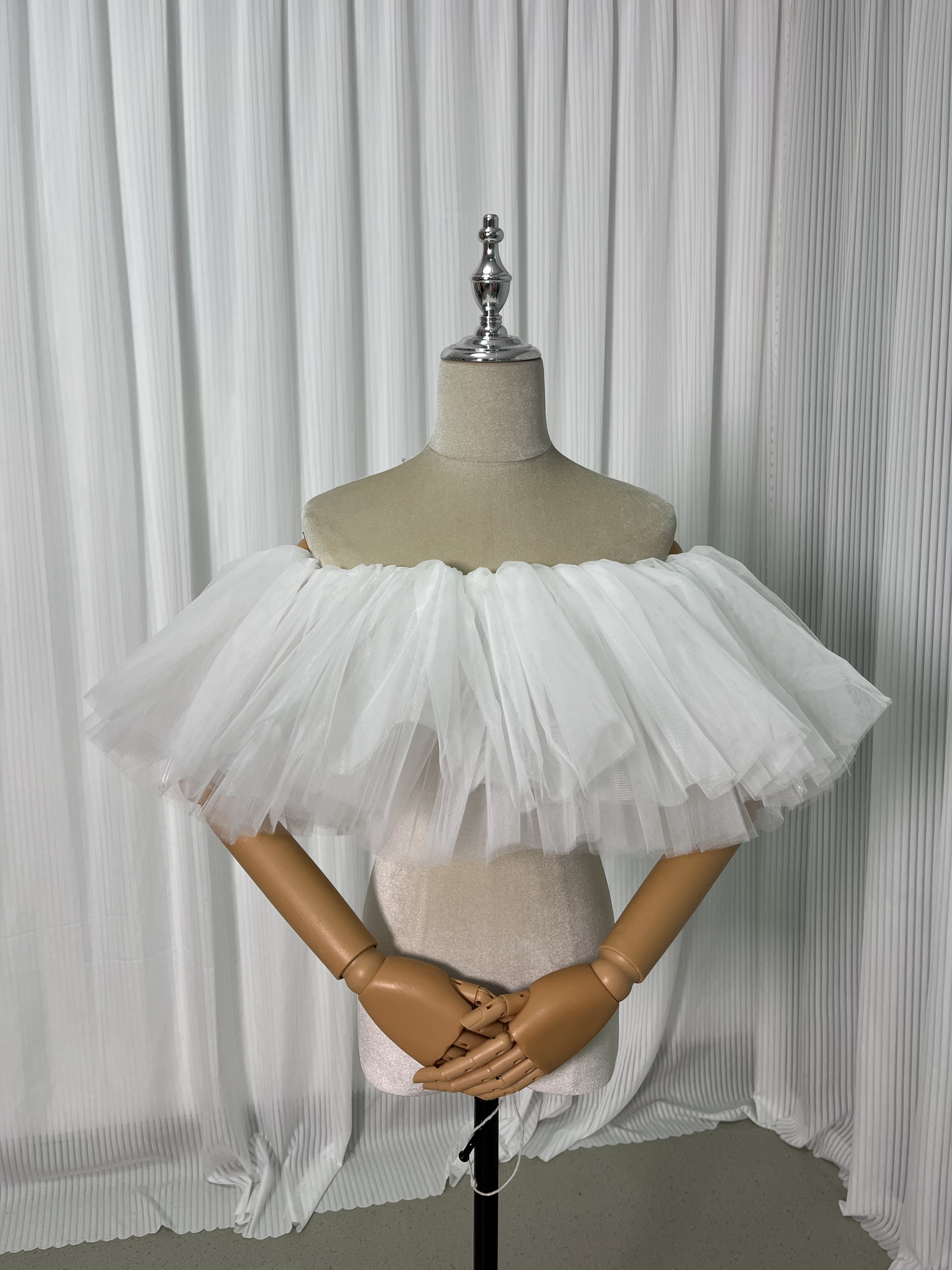 送料無料！オフショルダー 取り外しオフショルダー オフホワイト ストレッチ 花嫁/ウェディングドレス