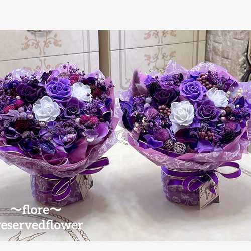 送料無料、ラッピング込】紫、白ミックスバラ花束プリザーブドフラワー