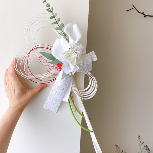 2026 お正月飾り しめ縄 ホワイトラタン しめ飾り カラーと白菊 特大