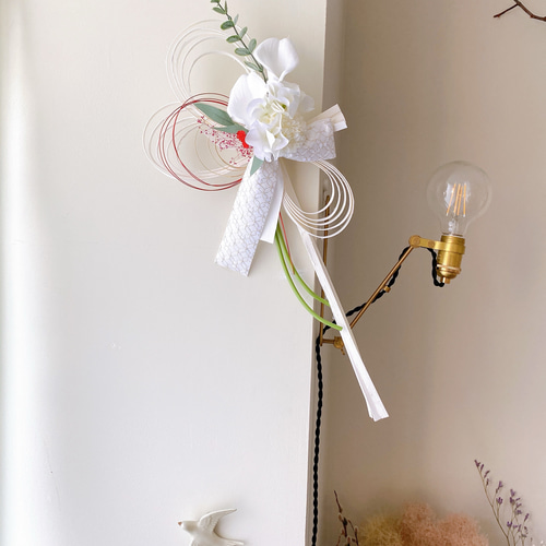 2026 お正月飾り しめ縄 ホワイトラタン しめ飾り カラーと白菊 特大