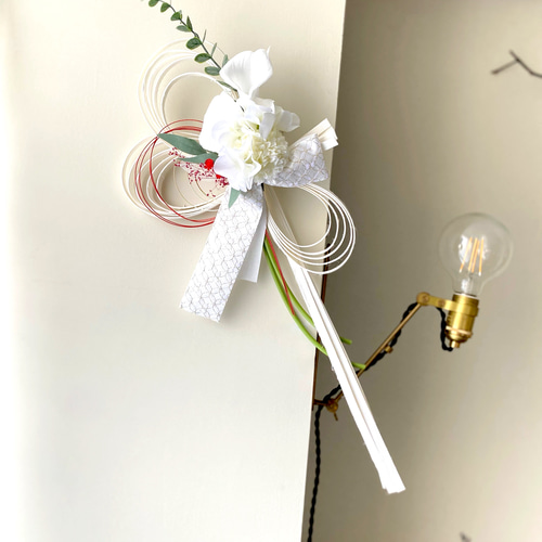 2026 お正月飾り しめ縄 ホワイトラタン しめ飾り カラーと白菊 特大