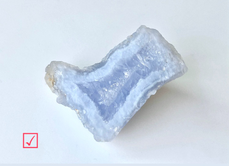 レ点やブーツ⁈  マラウィ産　ブルーカルセドニー原石　台座付　一点もの　theコレクション鉱物