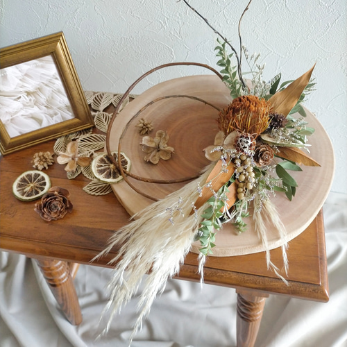 まこマコバラとパンパスグラスのドライフラワーリース（最終お値下げしました） 秋冬 ドライフラワーのハーフリース パンパスグラス 超早割祭2024