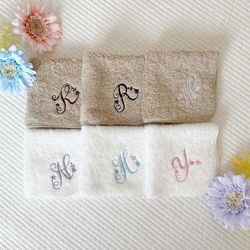 ハンドタオル＋イニシャル刺繍 推し活に♪ ハンカチ・手ぬぐい