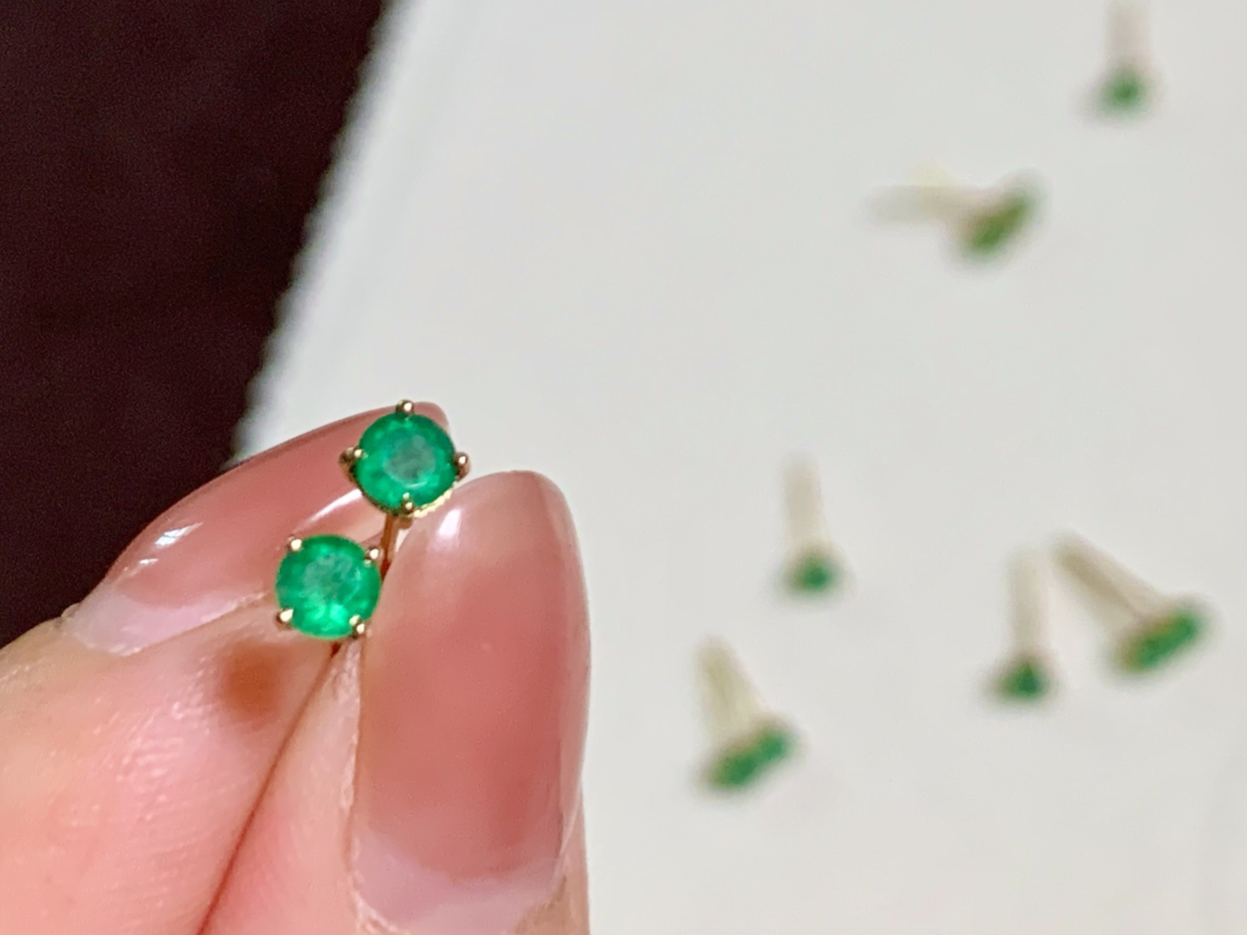 エメラルド　ミニサイズピアスk18