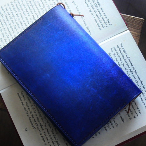 ゆらめく水面 深海ブルー）選べる糸色 様々な本サイズに対応した万能な