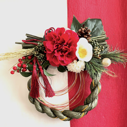 早割りお正月飾り＊赤ダリアと紅白梅マムと水引のお正月しめ縄飾り