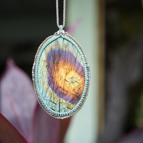 特大スペシャルな渦☆高品質☆マルチカラーラブラドライト マクラメ