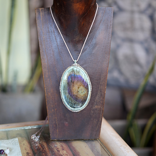 特大スペシャルな渦☆高品質☆マルチカラーラブラドライト マクラメ