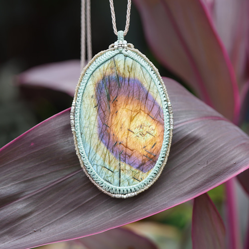 特大スペシャルな渦☆高品質☆マルチカラーラブラドライト マクラメ