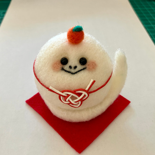受注制作 干支巳の鏡餅羊毛フェルト置き物 完成次第発送致します 羊毛  