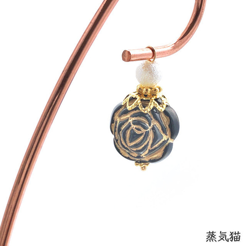 薔薇のマスクチャーム ピアス イヤリング ⭐️⭐️ハンドメイド 薔薇のマスクチャーム ピアス イヤリングハンドメイド マスク