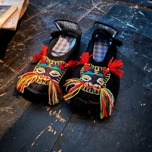 黒虎手刺繍コットンシューズ純粋な手作りハンドメイド スリッポン 