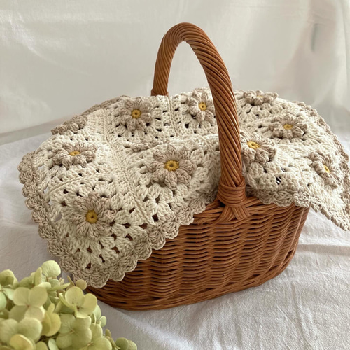 花びらぷっくり手編みマルチカバー 花びらベージュ/グラニー 花びらぷっくり手編みマルチカバー 花びらベージュ/グラニー