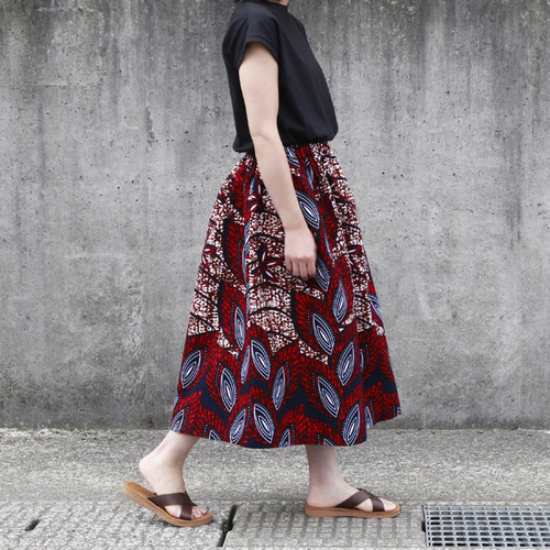 受注制作】アフリカ布のギャザースカート（ レッド リーフ