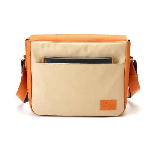 メッセンジャーバッグ 本革 A4/B5サイズ 通勤 PCが入るカジュアルな