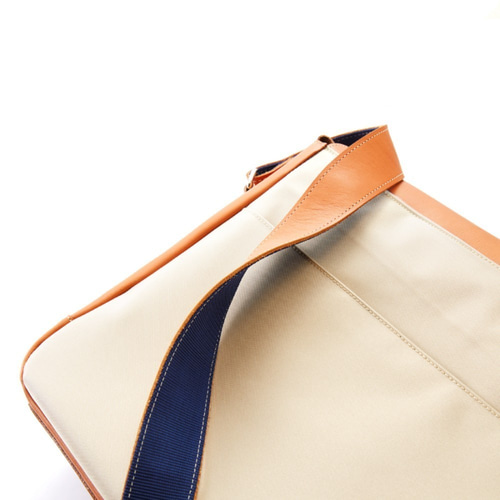 希少　トッズ　メッセンジャーバッグ　ショルダーバッグ　レザー　ブラック　A4 TOD'S/トッズ_Men通販 | ファブリック&レザー クロスボディ バッグ