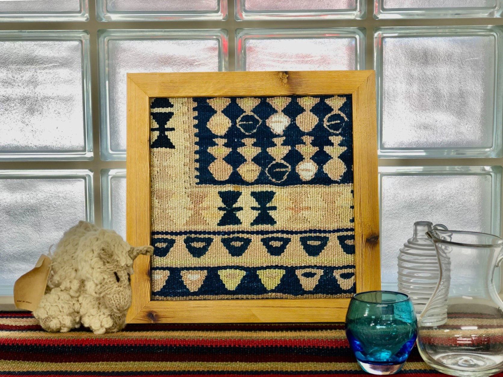 キリムフレーム　～オールドキリムを額装加工したインテリア～　古の遊牧民の息吹を感じる空間づくり