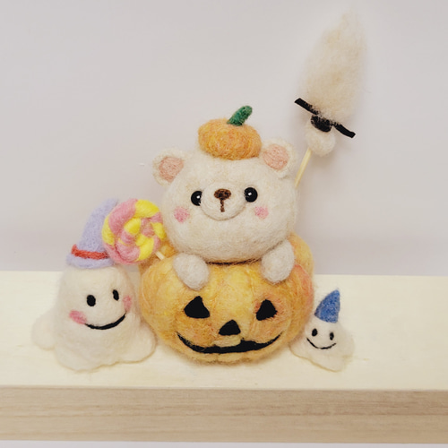 羊毛フェルト作品☆ハロウィン☆くま 羊毛フェルト ～hatci ～ 通販