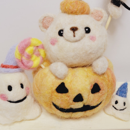 羊毛フェルト作品☆ハロウィン☆くま 羊毛フェルト ～hatci