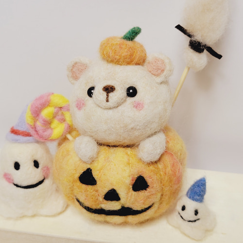 羊毛フェルト作品☆ハロウィン☆くま 羊毛フェルト ～hatci