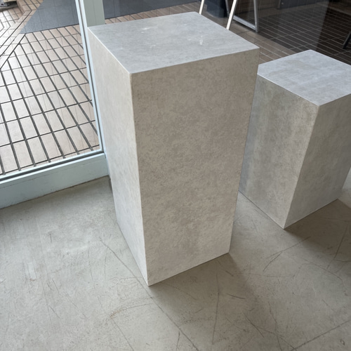 MADE IN SPAINスペイン製☆大理石豪華インテリアディスプレイ(超美品) セット品！ 石っぽい塗装ディスプレイラック 大理石メラミン棚付き