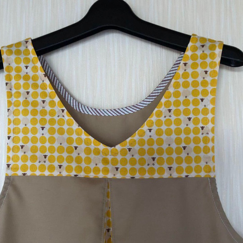 ハンドメイド　エプロン　保育士　介護士　専用 エプロン 保育士 介護士 エプロン nobuhiro 通販 17454829