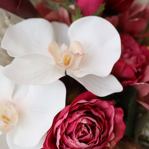 秋婚 アーティフィシャルフラワー ＊ カラードレス ブーケ クラッチブーケ ドレスが際立つ最旬パーフェクトブーケ2023｜ビビッドカラー編