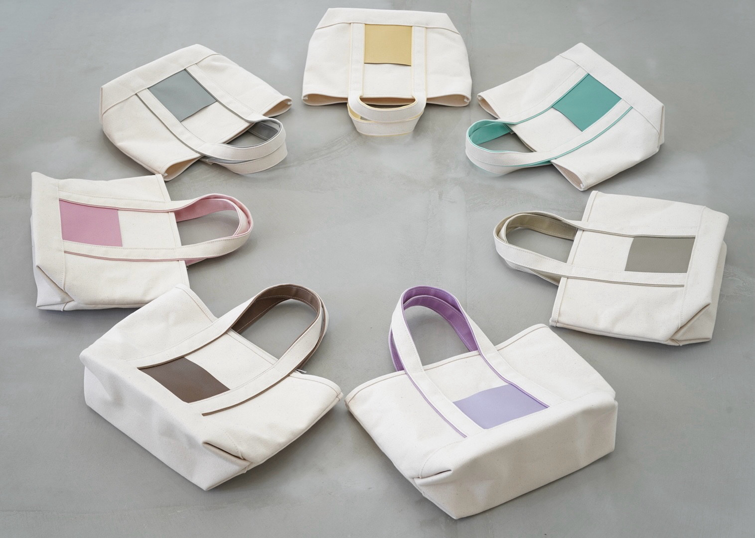 革ポケットの色が選べる⟡.·フランス産ヤギ革シュリーのバイカラートートバッグ  S・M・Lサイズ(画像はSサイズ)