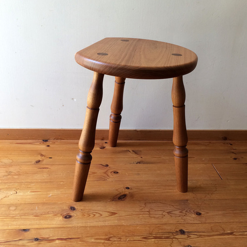 民族楽器　テーブル　スツール　3本脚 毛皮 民族楽器テーブルスツール3本脚 毛皮