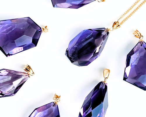 約25mmランダム変形カット アメジスト/紫水晶 K18 K24GP 天然石