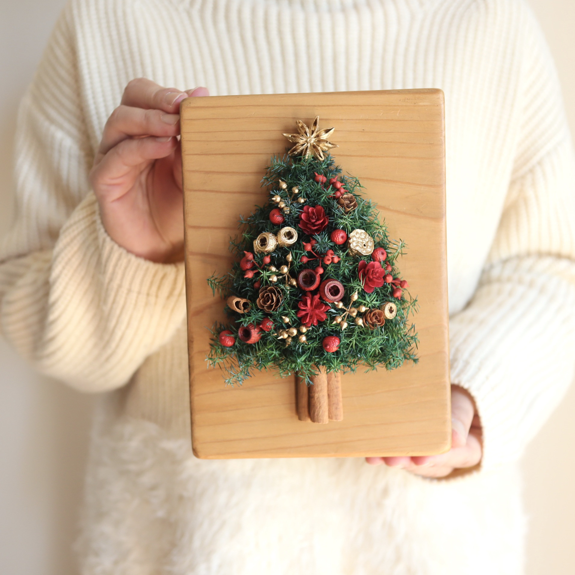 毎年飾れる／選べる杉の木フレームのクリスマスツリー（無料ギフトラッピング）