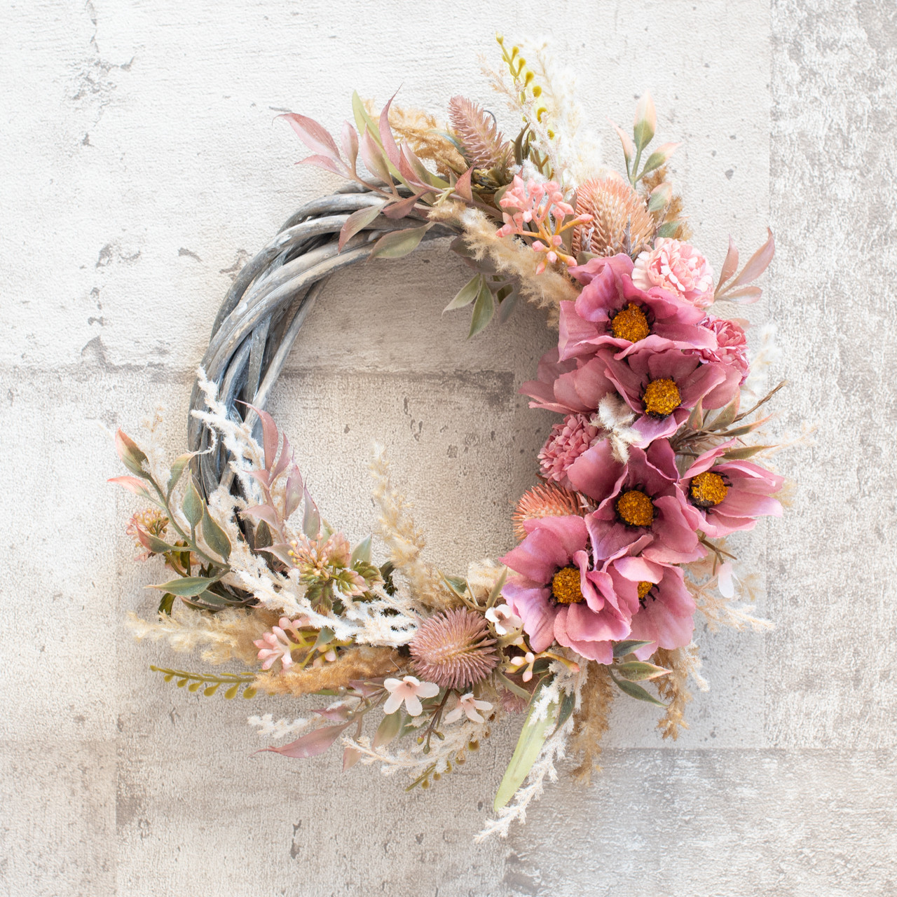 パンパスグラスとニュアンスカラーのフライングリース　グレベリア　紫陽花