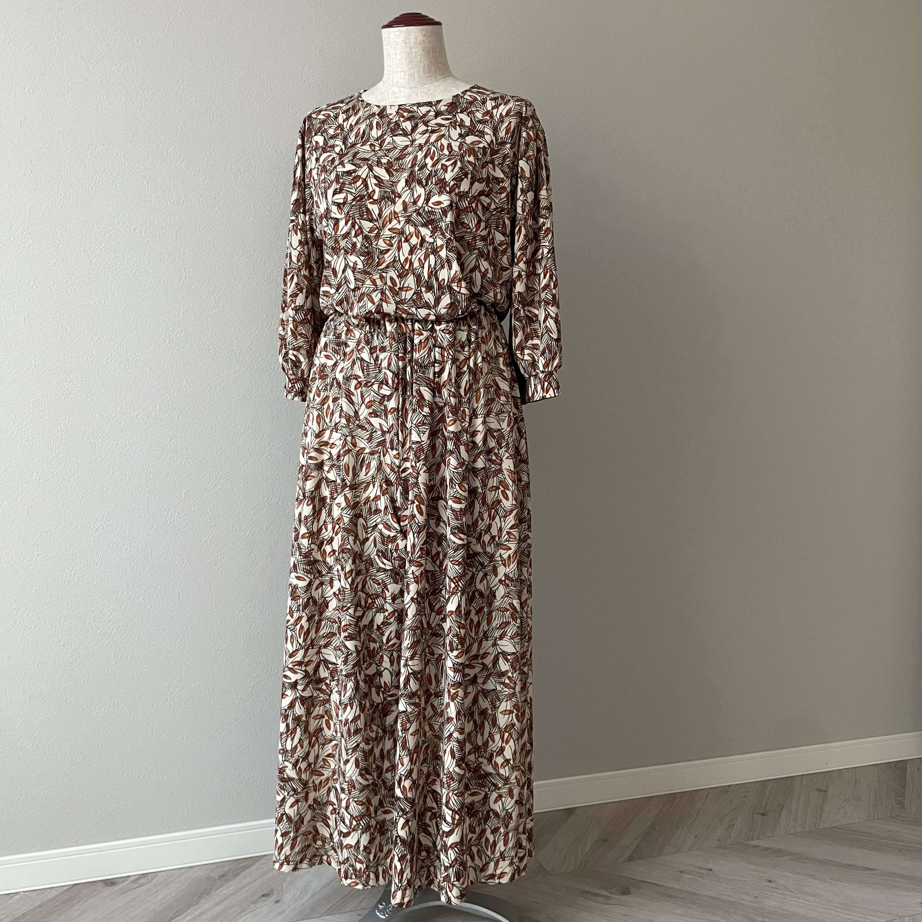 七分袖プルオーバーとタックキュロットのセットアップ